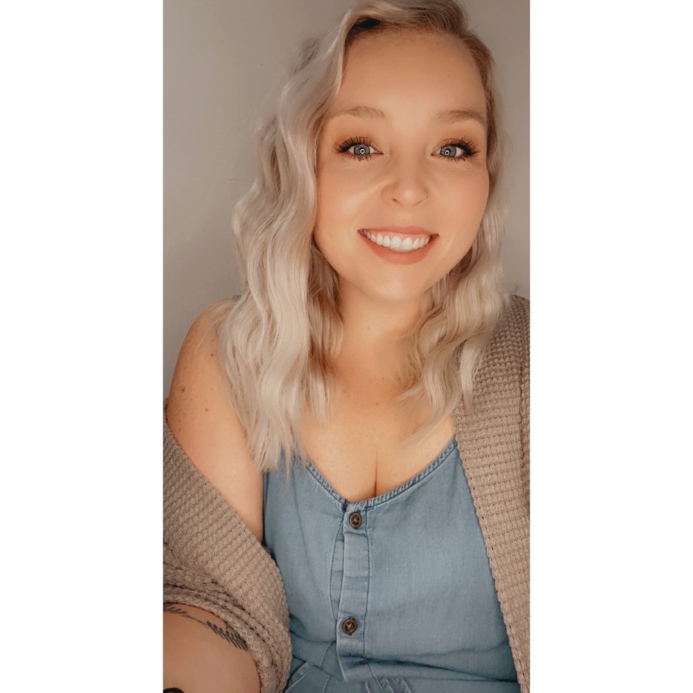 Meet your Posher, Emily